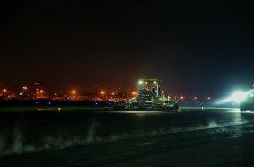 Two SUPER 1880 L pavers from Vögele paved a 3.6 km long and 60 m wide runway at Jakarta Airport. 