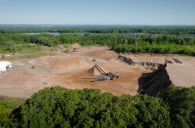 Sand, gravel and female power