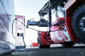 Kalmar Electric Reachstacker <br> Image source: Cargotec Corporation; Kalmar