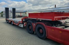 Saddle low loader for particularly heavy loads