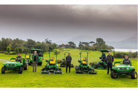 (l-r) Members of Killarney’s greenkeeping team sit on the new John Deere machines, with Richard Charleton, Turf Strategic Account Manager at John Deere, Killarney’s Head Greenkeeper Enda Murphy, and Mike Weldon from the Seamus Weldon dealership which supplied the new kit. 
