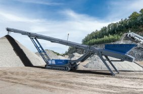 The mobile stackers MOBIBELT MBT 20(i) and MBT 24(i) from Kleemann make large stockpiles and improved work site logistics possible.