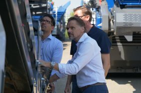 The new MR 130i PRO impact crusher was examined closely on site.
