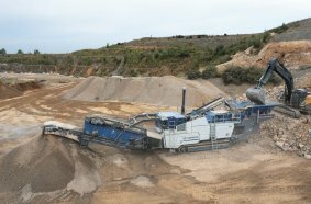 The MOBIREX MR 130i PRO impresses in Oetelshofen with a high throughput in limestone.