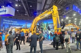 Komatsu PC220LCi-12