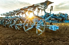 The FlexPack enables efficient work processes and precise tillage when ploughing.