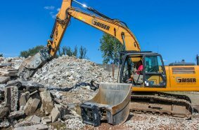The Lehnhoff SQ70/55 was developed for the tough use of the 18 – 32 tonne excavator class.
