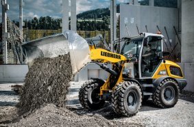 The new Liebherr L 508 compact loader on a construction site. The L 508 compact is now larger and wider. <br> Image source: Liebherr-International Deutschland GmbH 