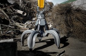 The Liebherr multi-tine grab GMM 50-5 was completely redeveloped with a smart design.