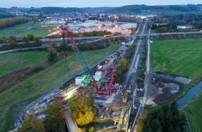 Tight space conditions and surrounding trees posed a challenge for the crane and the team.