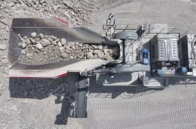  The large 13000mm x 1000mm opening allows the crusher to handle oversized material
