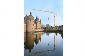 Igo T 139 self-erecting crane