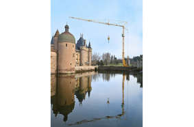 Igo T 139 self-erecting crane