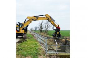 MB-G1200 installed on CT323F-Italy-concrete pipes