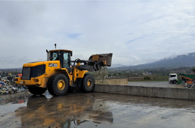 MB-HDS323 & JCB in Spain while recycling glass bottles