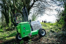MOFFETT E5 25.4 NX off-road <br> Image source: Cargotec Corporation; Hiab