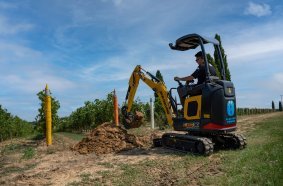 New Holland EIMA Mini Excavator