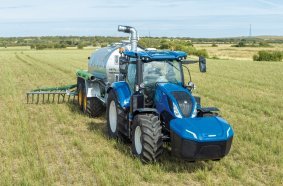 New Holland T6 Methane Power Tractor