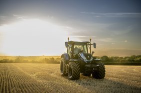 New Holland T7 Methane Power LNG Tractor