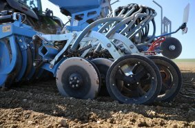 At the heart of the sowing unit is the maintenance-free OptiDisc coulter bar with parallelogram-guided OptiDisc M double disc coulters.