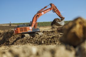 Jan De Nul utilises new Hitachi ZX690LCH-7 in Belgium