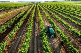 John Deere Introduces New 5EN Tractor Series: Compact Power for Specialty Farming