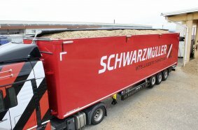 Schwarzmüller new 3-axle walking-floor semitrailer with steel frame