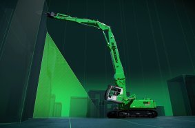 With the new SENNEBOGEN 830 Demolition, projecting edges can be safely and effortlessly overcome during selective dismantling.