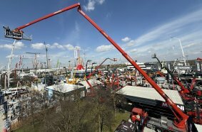The RUTHMANN STEIGER® T 570 HF Hybrid was presented live for the first time at bauma 2025 in Munich.