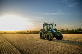 FPT Industrial's N67 natural gas engine powers the world's first natural gas-powered tractor, developed by New Holland Agriculture