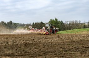 Tillage and application in a single pass: TERRADISC 1001 T, AMICO F.
