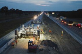 Slipform paving with the SP 94i on Interstate 44 in Missouri 