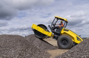 New generation: Smart Line single drum rollers from Bomag.