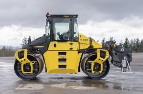 BW 154 and BW 174 pivot-steered tandem rollers: Bomag's new model family sets new  standards in terms of performance, overview and ease of operation.