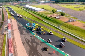 Machines and plants from the Wirtgen Group reprofiled and resurfaced the Silverstone Circuit in England, one of the world’s legendary motor racing venues. 