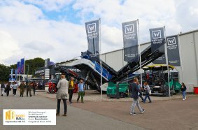 In addition to classic road construction equipment, the Wirtgen Group booth at NordBau 2026 is once again also showing solutions for the materials processing sector.