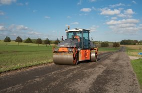 A Hamm DV+90i VV delivers the compaction required to ensure protection of the road surface.