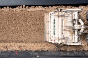 A Wirtgen Group machine train on a landfill construction pro-ject in the Kassel District of Germany <br> Image source: WIRTGEN GROUP