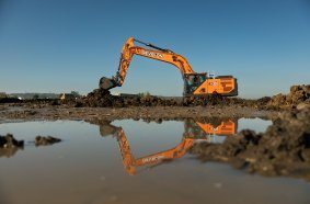 DEVELON DX300LC-9 32 tonne crawler excavator