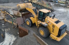 The new Cat 980 GC wheel loader is based on a long tradition of highly reliable wheel loaders with proven components and integrated Cat machine systems.