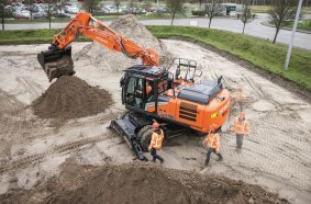 Hitachi ZX220W-7
