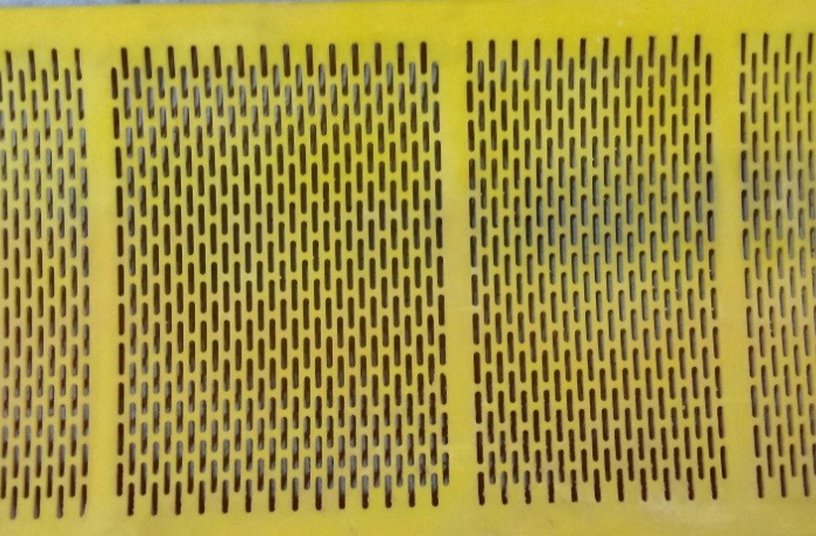 ROLLIER - poyuretane mesh with oblong perforations <br> Image source: Anmopyc