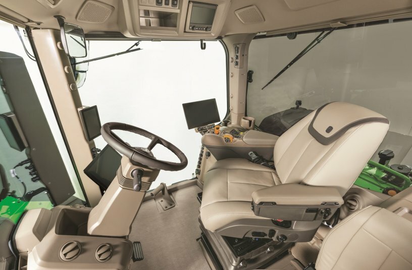 9RX 830 Cabin<br>IMAGE SOURCE: John Deere Walldorf GmbH & Co. KG