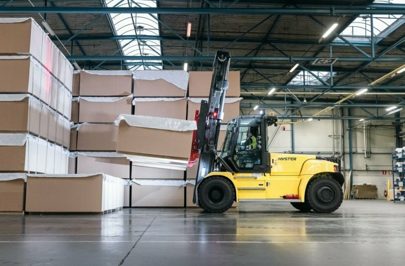  Hyster announces expanded lineup of configurable, high-capacity electric forklifts <br>IMAGE SOURCE: Hyster®