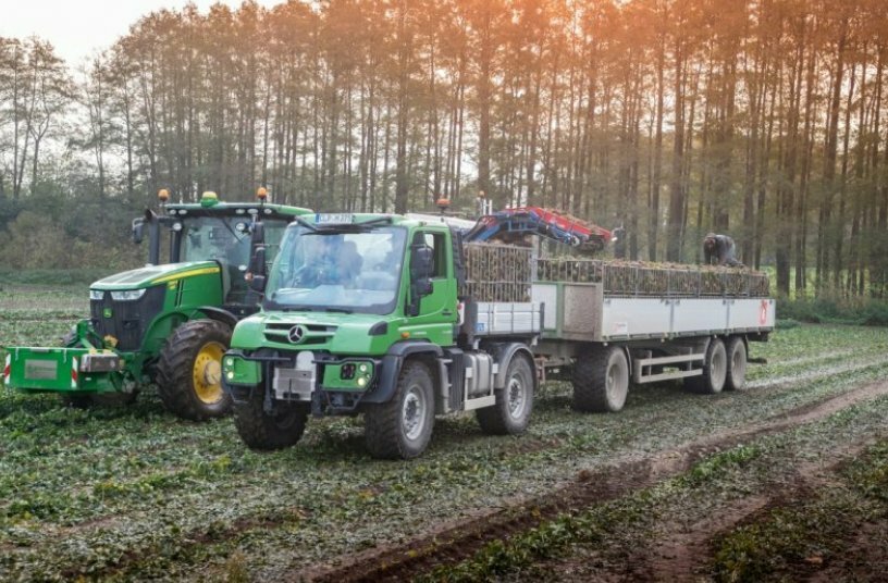 Unimog in agricultural operation<br>IMAGE SOURCE: Daimler Truck AG
