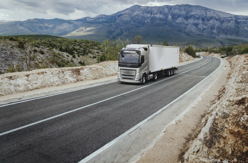 Volvo FH gas-powered<br>IMAGE SOURCE: Volvo Trucks