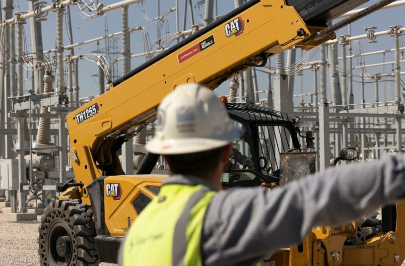 The Cat Rentals℠ identity is about helping customers show up with the right equipment at the jobsite and getting the project done, no matter the size or complexity.<br>IMAGE SOURCE: Caterpillar
