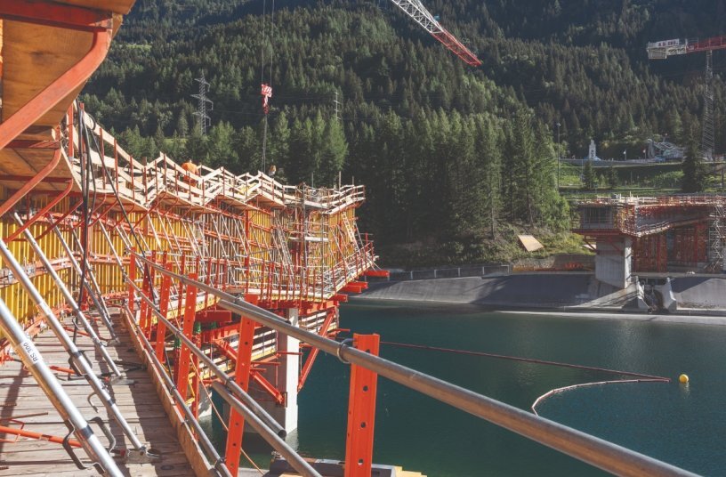 Ponte Valnit forms part of the redesign of the Airolo motorway junction as part of the second Gotthard road tunnel project.<br>IMAGE SOURCE: PERI SE