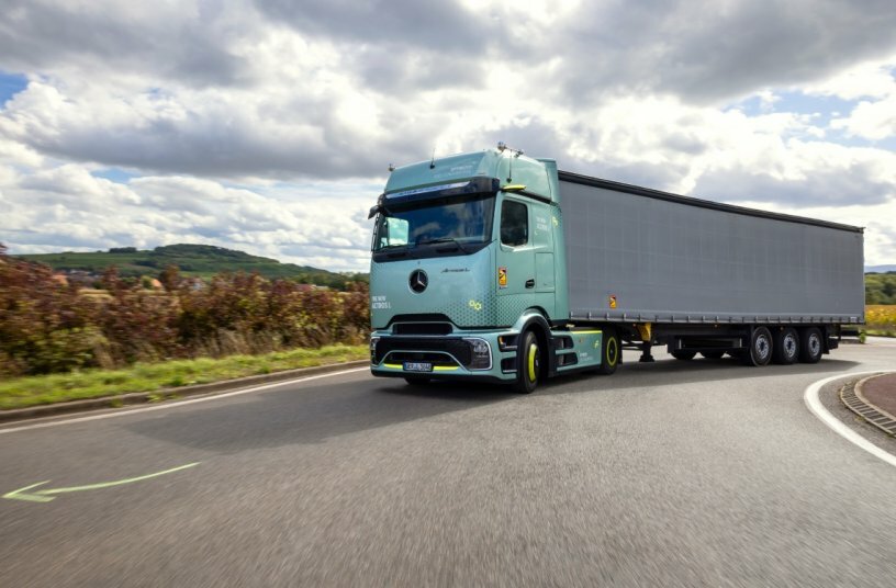 The Actros L on the roads around Molsheim, facility of Mercedes-Benz Trucks in France<br>IMAGE SOURCE: Daimler Truck AG