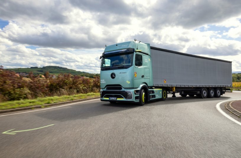 Der Actros L auf den Straßen rund um Molsheim, Standort von Mercedes-Benz Trucks in Frankreich<br>BILDQUELLE: Daimler Truck AG